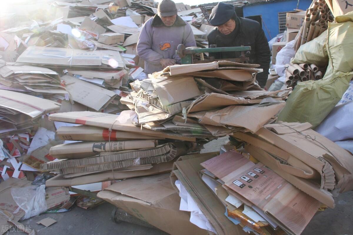 一天收一千斤废纸板利润多少（废纸一吨能挣多少钱）