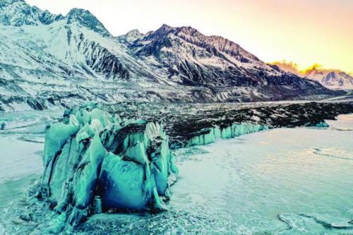 西藏发现蓝色古冰川（西藏的来古冰川）