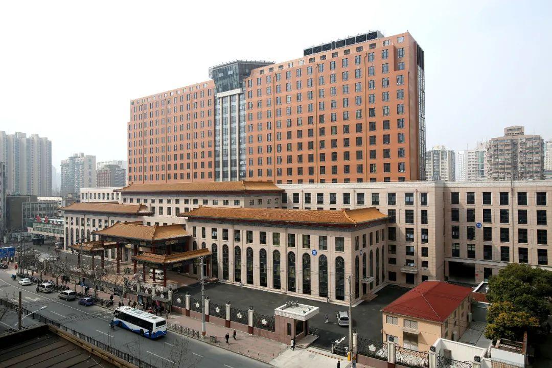 上海排名第一的医院（上海排名第一的医院看病的丿视频）