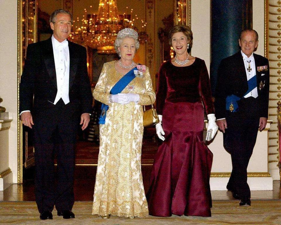 英国女王和首相的区别（英国女王和首相的区别是什么）