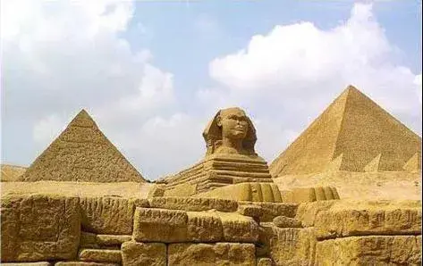 埃及金字塔有多高（埃及金字塔有多高多少米）