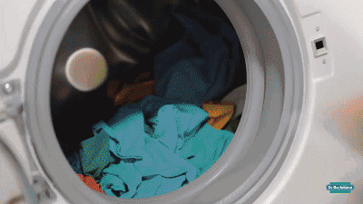 洗衣机里的污垢怎么清理（洗衣机的脏污如何去除）