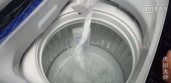 洗衣机里的污垢怎么清理（洗衣机的脏污如何去除）