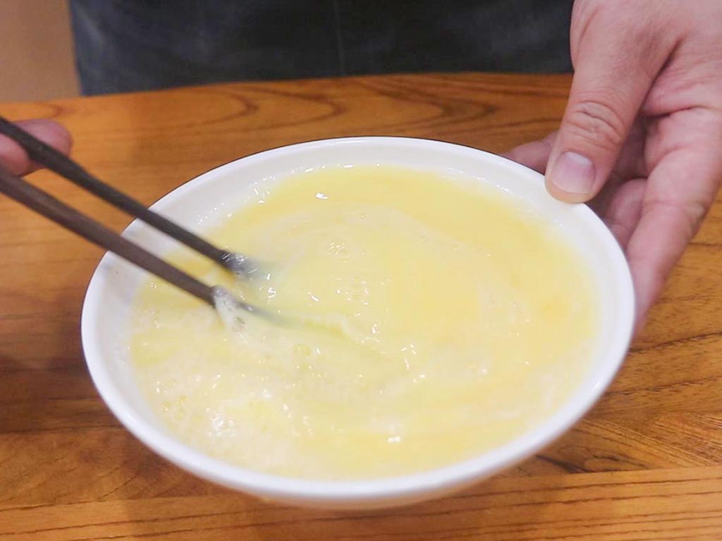 蒸带壳鸡蛋冷水上锅蒸多久（带壳蒸蛋和水煮蛋哪个更营养）