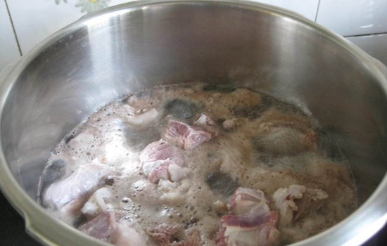 高压锅炖羊肉一般要压几分钟（炖羊肉只放三种调料）