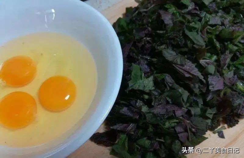 醋泡鸡蛋的功效与作用及食用方法（9度米醋泡鸡蛋的功效与作用及食用方法）