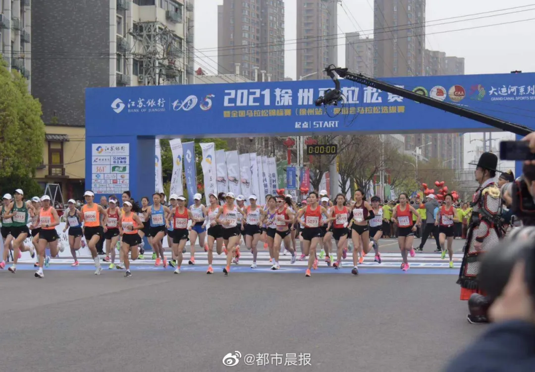 马拉松跑全程是多少时间合格（正常人42公里要跑多久）