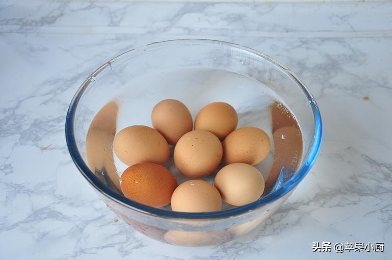 鸡蛋煮多久能变成溏心蛋（鸡蛋煮多久能变成溏心蛋啊）