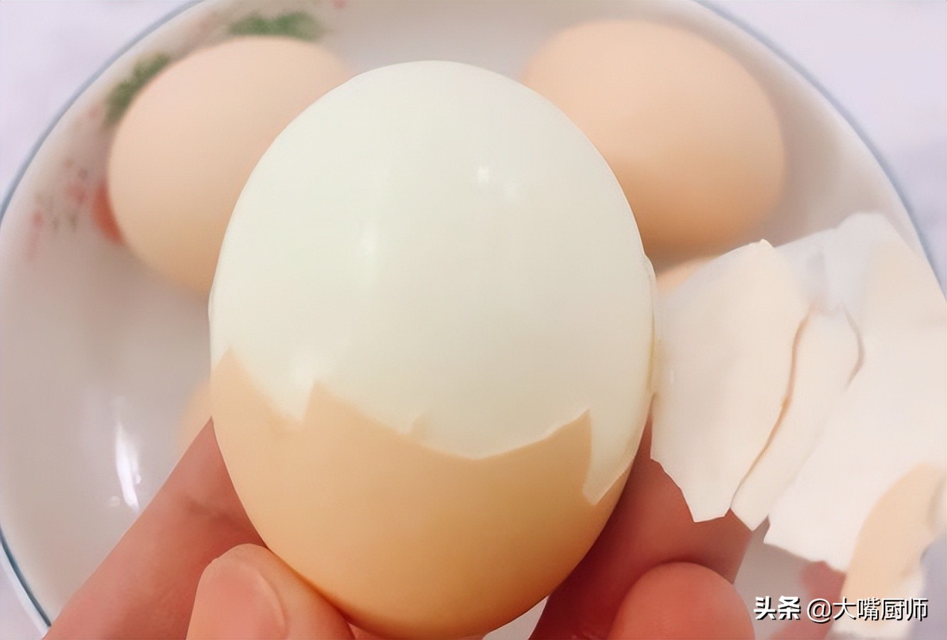 怎样煮鸡蛋不破壳最佳方法（煮鸡蛋防止蛋壳破裂小妙招）