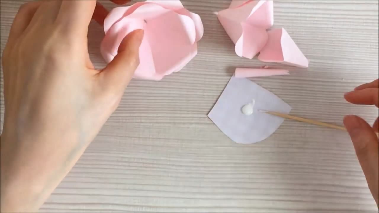 玫瑰花怎么做手工（玫瑰花怎么做手工折纸）