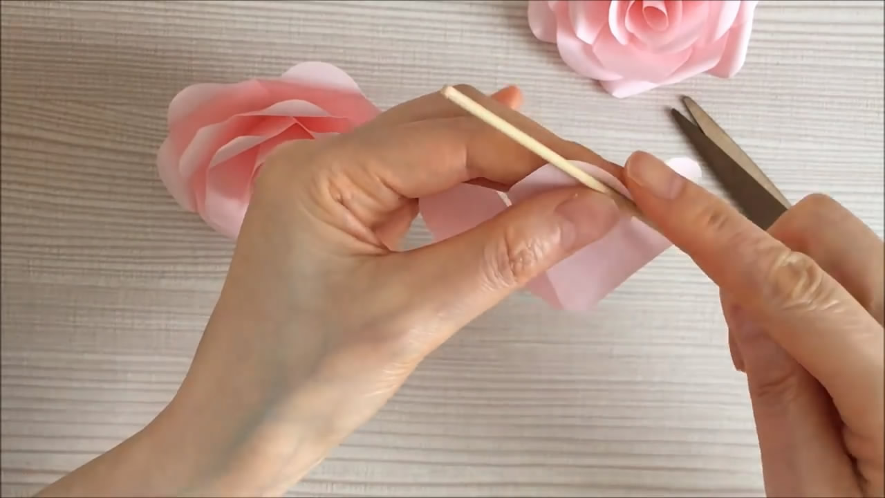 玫瑰花怎么做手工（玫瑰花怎么做手工折纸）