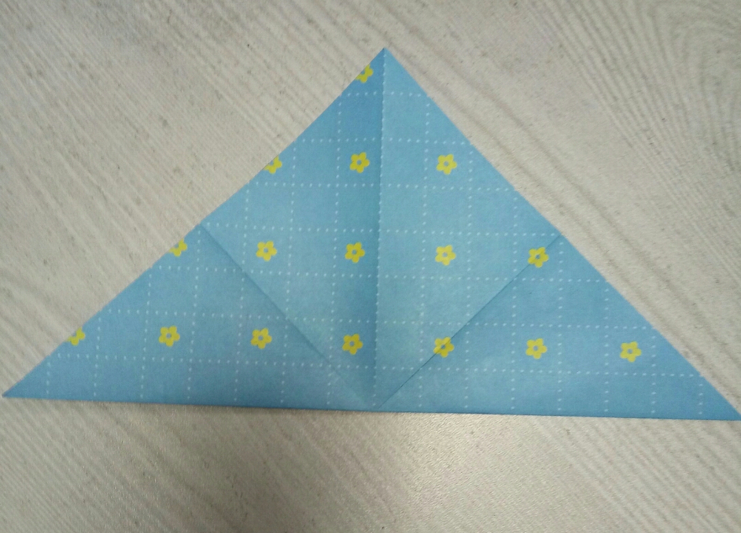 正方形盒子折叠方法（正方形盒子折叠方法简单）