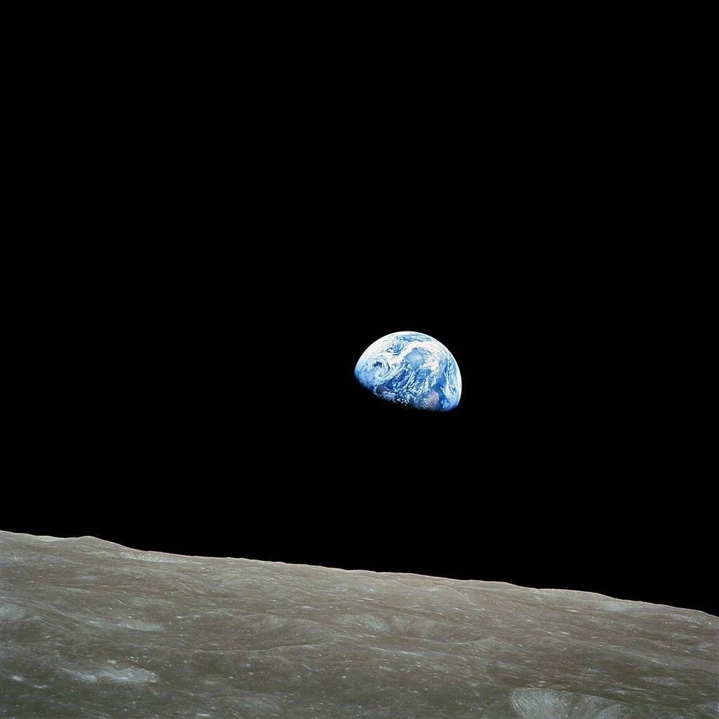 月球与地球的距离（月球与地球的距离约为多少万千米）