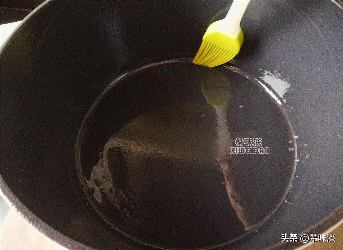 铸铁锅的正确开锅方法（农村大铸铁锅的正确开锅方法）